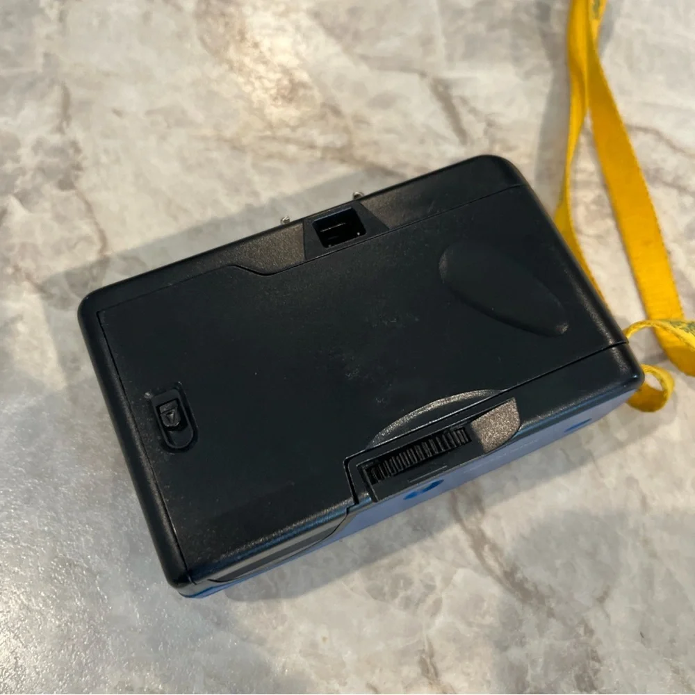 Vintage 1999 Pokémon Pikachu Pocket Camera Rare